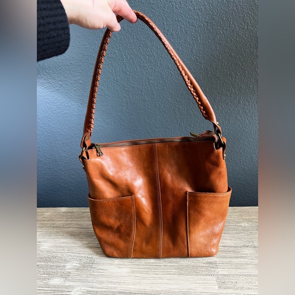 I Medici Handbags - Elegant Tan Leather Shoulder Bag